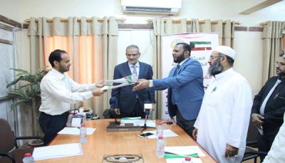 ضمن حملة الكويت الى جانبكم.. تسليم الدفعة الرابعة من المولدات الكهربائية لليمن