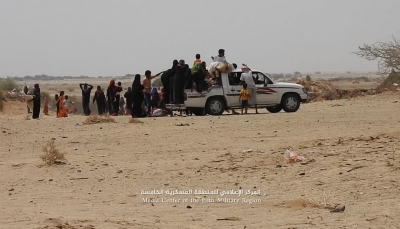 حجة: مليشيا الحوثي تُجبر سكان إحدى قرى حيران على مغادرة منازلهم