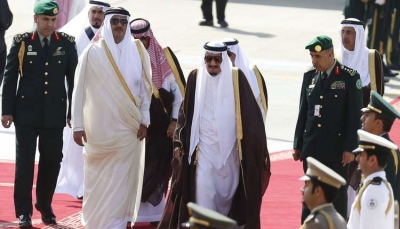 العاهل السعودي يدعو أمير قطر لحضور قمة مجلس التعاون في الرياض