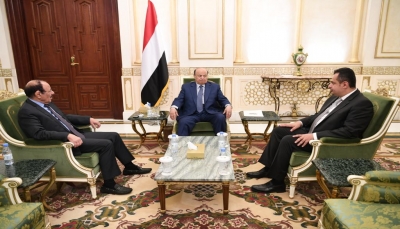 الرئيس هادي يلتقي نائبه الأحمر ورئيس الحكومة معين عبد الملك 