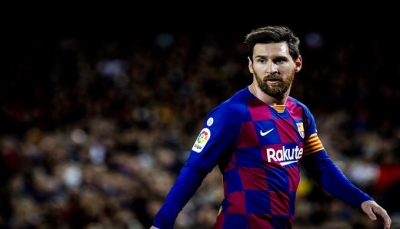 ميسي يفكر في ترك برشلونة مجانًا