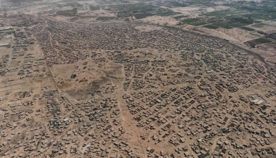 مليشيا الحوثي تقصف تجمعا للنازحين في منطقة "ذنة" غربي مأرب