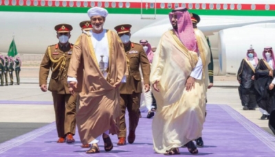 قالت إن الوضع مقلق.. عُمان تؤكد دعمها لجهود إحلال السلام في اليمن