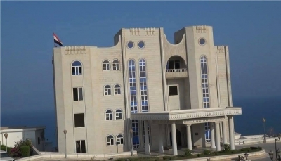 عدن.. اندلاع حريق بمقر الحكومة في قصر المعاشيق بالعاصمة المؤقتة
