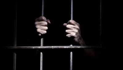 صنعاء.. مليشيا الحوثي تعاقب المختطفين الرافضين لسماع محاضرات زعيم الجماعة