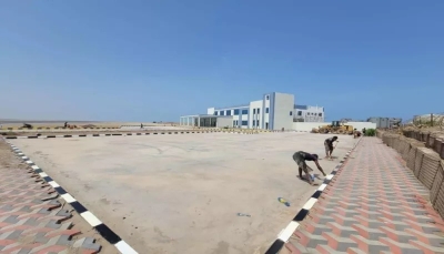 المقاومة الوطنية تتوعد بـ"برد موجع" على أي استهداف لمطار المخا غربي تعز